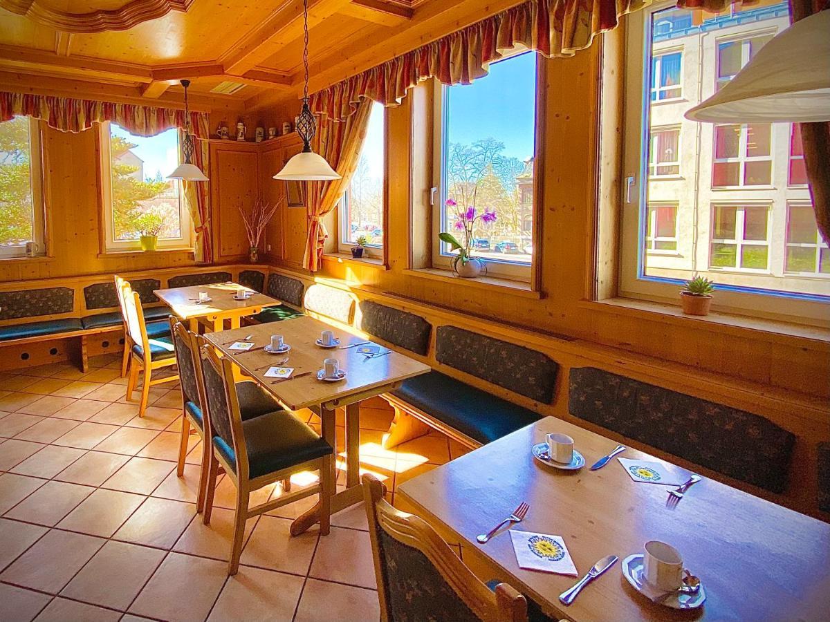 Meister Baer Hotel Wettiner Hof Глаухау Екстер'єр фото