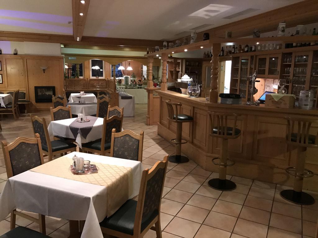 Meister Baer Hotel Wettiner Hof Глаухау Екстер'єр фото
